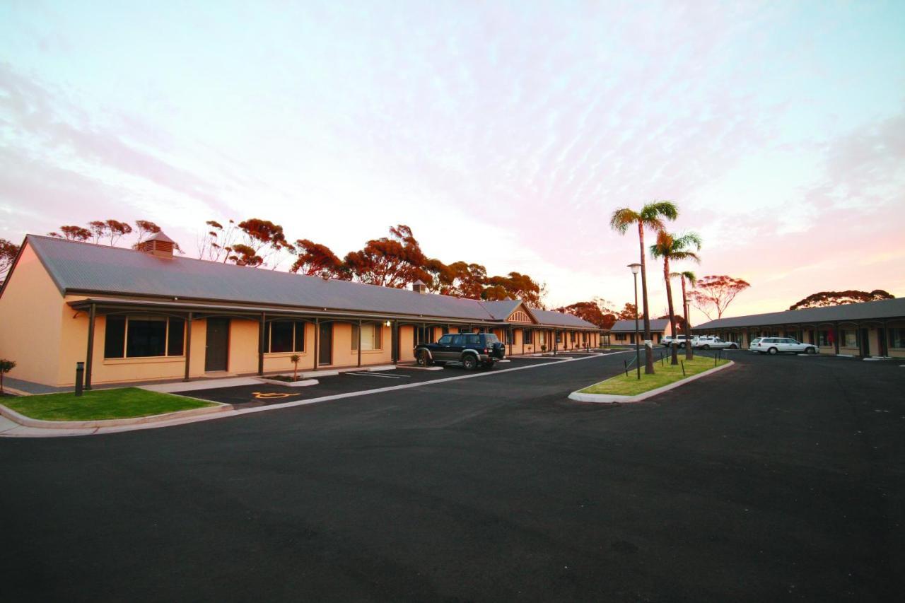 Sundowner Motel Hotel Whyalla Esterno foto