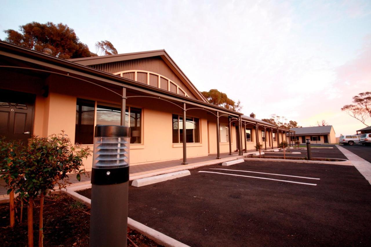 Sundowner Motel Hotel Whyalla Esterno foto